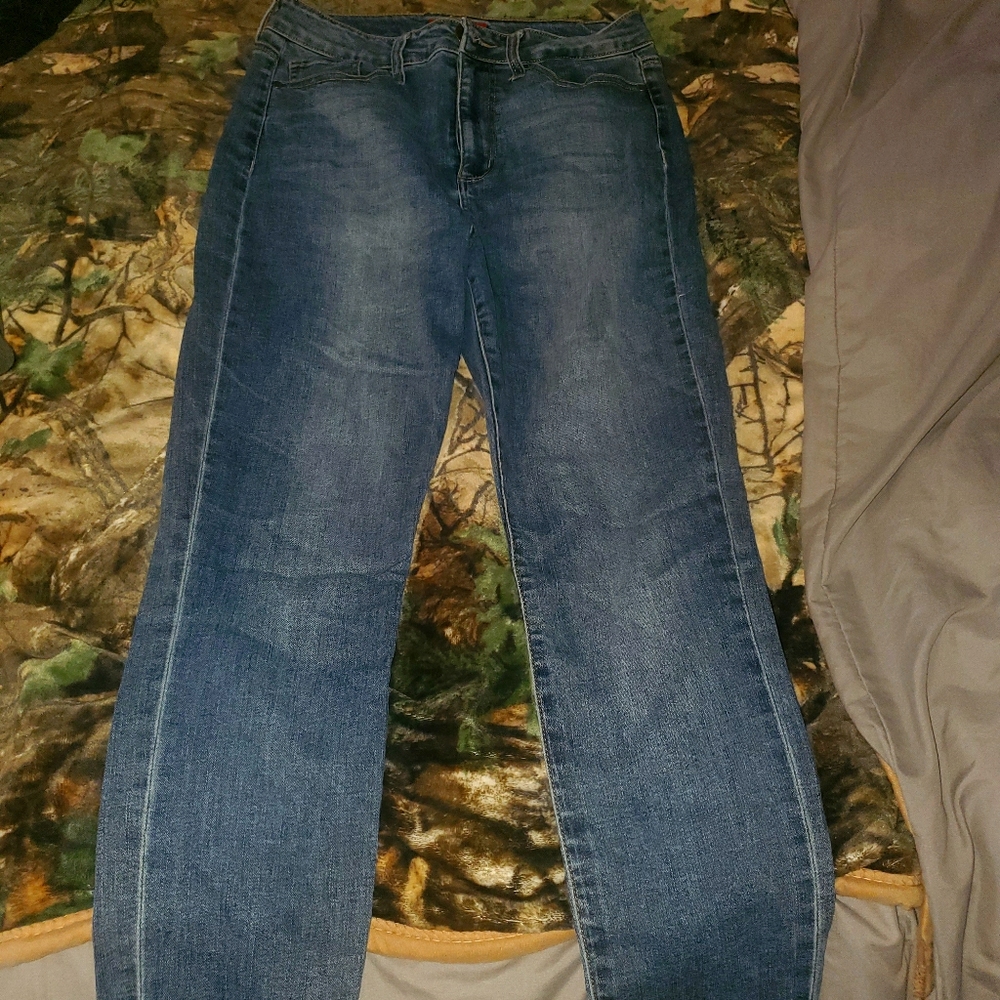 GUESS jeans